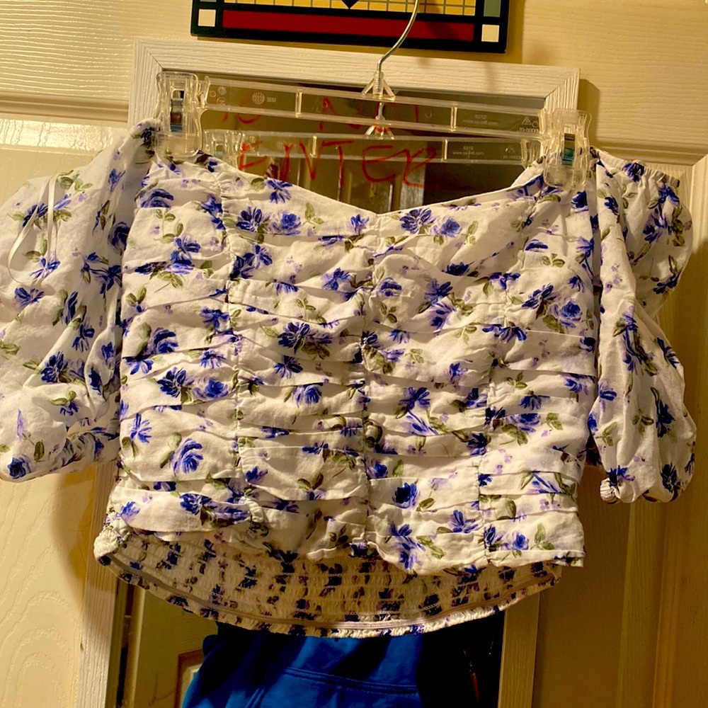 Floral crop top off shoulders